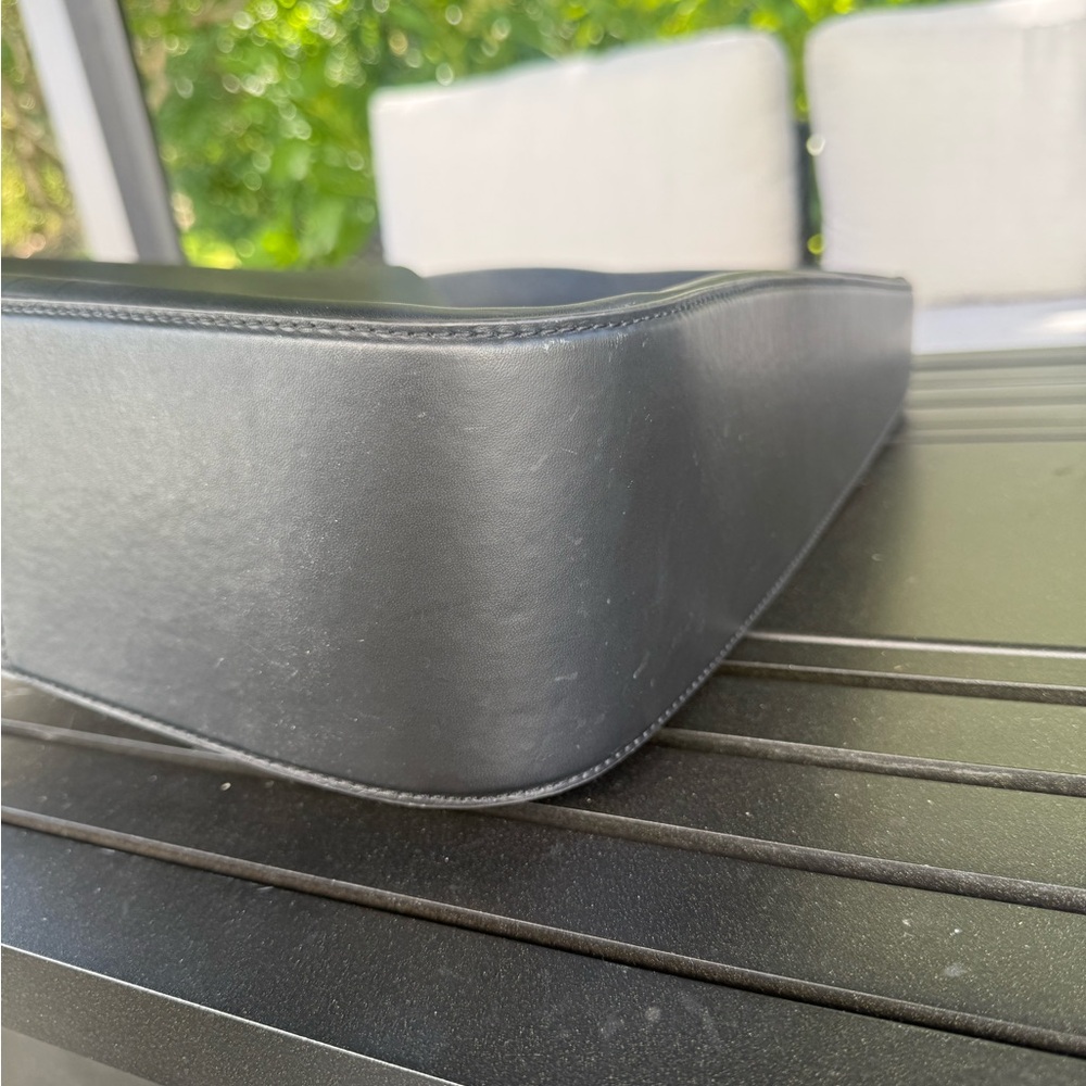 Banana Republic leather tote - Picture 10 of 11